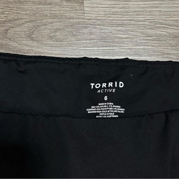Torrid Active Womens Hi-Rise Black 7/8s Length Mesh Panels Size 6X - Picture 3 of 7